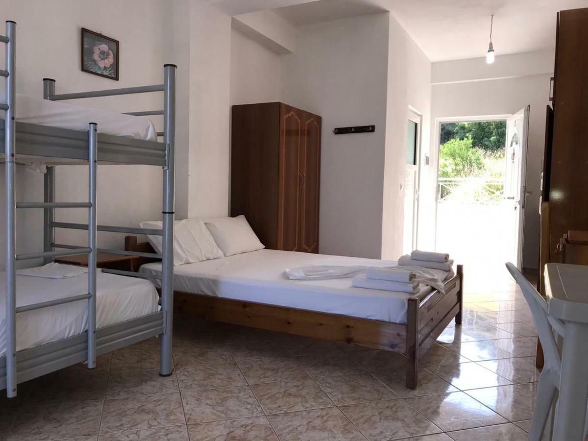 Henardi Apartments Ksamil Esterno foto